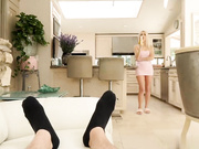 继女卡门·卡拉韦挑逗男友大鸡巴玩弄侧入呻吟