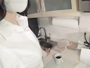 实习第一天，我必须为经理操蛋