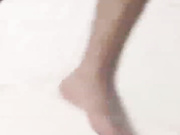 爆乳尤物美女带闺蜜一起看炮友操闺蜜侧入