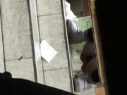 國內廁拍大神潛伏商場公共女廁偷拍兩個超正點極品妹子如廁噓噓 雪白大屁股讓人看得欲火焚身 1080P高清原版