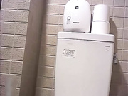 【全網推薦】【稀缺偷拍資源】最新咖啡廳廁所偷拍多位時尚OL美女尿尿 精彩刺激絕對值得收藏～原版高清