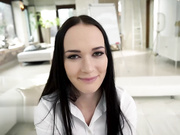 性感荡妇在热闹的宿舍四人性交中与好友们分享公鸡