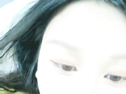 哺乳期的小荡妇陪狼友发骚奶子太胀了奶子自己滴答