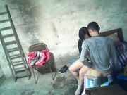 年轻小伙找中年胖妇