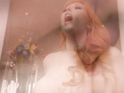 大奶熟女劳伦·菲利普斯被她的继子操屁股