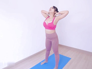 性感瑜伽女教练 接受巨根的精液洗礼