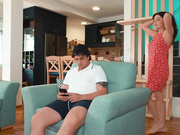 火辣继母引诱并操了她的继子