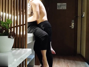 音乐老师被按在镜子前后入猛操