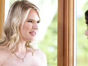 丧偶继母瑞秋·卡瓦利勾引天真的青少年继子，让他想要操她