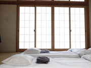 [HOKS-180] 色っぽい 喪服の未亡人 そのとき男はやりたくなる - 1of5