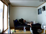 家庭攝像頭破解拍攝到的居家年輕小夫妻床上變換各種體位啪啪打炮 騎乘後入猛烈抽插爽得嗷嗷直叫 露臉高清