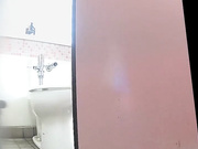 某站最新流出-海灘浴場公共衛生間全景偸拍各式美女如廁 貌似有個比基尼大長腿妹子被尿憋的直跺腳 720P高清原版