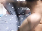 苗條面具美女主播床上現場直播道具插逼自慰大秀 呻吟淫水泛濫 對白清晰