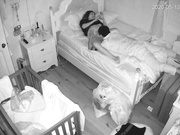 居家夜視攝像頭黑客破解拍攝到的年輕小夫妻啪啪過性生活 貌似媳婦已經懷孕先用手撫摸陰部脫掉內褲再舔側位抽插 露臉高清