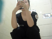 某大型商場公共衛生間拍攝到的各式美女少婦如廁 貌似下面又黑又密看得讓人欲火焚身 1080P原版高清