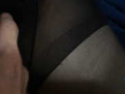 周末外表清純可愛眼鏡妹子與熱戀男友出租房瘋狂愛愛 穿著開檔黑絲主動張開雙腿配合抽插幹得直叫求饒 國語1080P高清