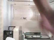 胖墩哥星級酒店開房現場直播2800元約了個身材勻稱性感大學兼職妹子啪啪 穿著情趣制服裝互舔互插愛撫 貌似還有點害羞啊 國語對白