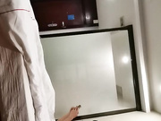 眼鏡小哥星級酒店開房找了個漂亮苗條小姐姐啪啪直播 洗完澡舔逼逼69互舔後入爽得嗷嗷直叫 對白清晰