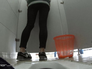 最新流出-國內某高校公共女廁全景拍攝到的下課期間各式學妹如廁 圓潤光滑雪白大屁股看的讓人欲火焚身 1080P原版高清