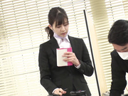 [NHDTB-799] 媚薬チ○ポを即ハメされ仕事中にもかかわらず絶頂が止まらないタイトスカート美尻OL2 【破解】 - 1of5