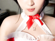 极品大奶淫妻母狗，高颜值制服情趣让小哥调教诱惑，全程露脸深喉口交给小哥舔脚，骚逼淫水泛滥激情上位好骚