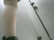 商场女厕近景真实偷拍多位少妇熟女方便，大屁股大鲍鱼哗哗的尿量充足