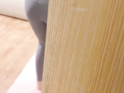 我成为了继母的网恋对象，继母网恋不知道是我，居然还跟我裸聊！趁她做瑜伽的时候打视频，让继母给我看她的骚逼嫩乳