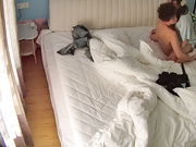 主题酒店这两太久时间没见 太饥渴了 衣服都没来得及脱就开始干上了 女友