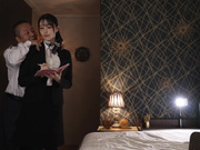 IPZZ-777 フライト後の滞在先で変態脚フェチ機長と汗だくベロキス性交に溺れる美脚パンストCA 藤咲まい - 1of5