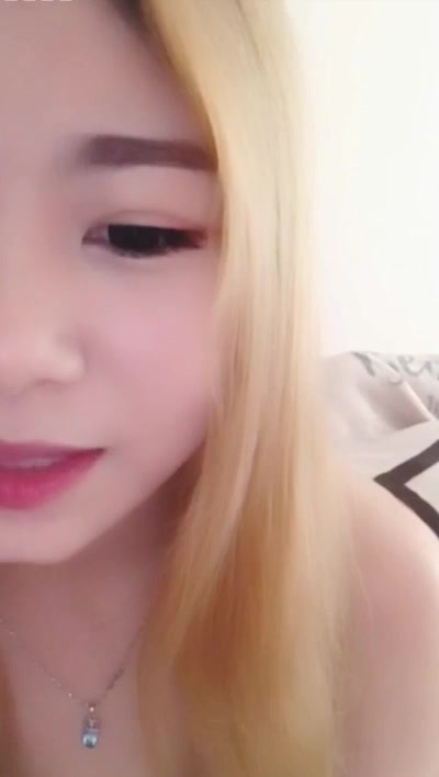 手机直播巨乳美女主播化身生理老师讲解人体构造对白搞笑喜欢的不要错过