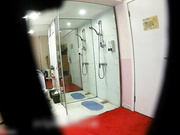 名门夜宴偷拍系列两个颜值不错的美女被色影师套路拍广告偷拍洗澡