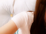 超漂亮高颜值美女主播道具插粉嫩小穴，流白浆，和网友聊天声音超萌