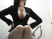 厕所偷拍短发气质OL