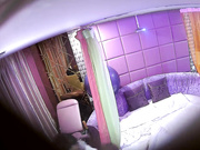 特色酒店情趣房偷拍非常会玩的文化人性爱椅健身球试个遍最后把情趣网衣都撕烂了