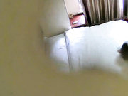 小旅馆偷拍饥渴中年男进来就把女的舔得浑身欲火骑到他身上啪啪