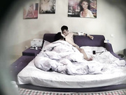 怀旧主题宾馆受伤缠着纱布也不耽误打炮床上缠绵挑逗呻吟刺激