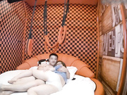 主题情趣宾馆楞头男性福的让人羡慕眼镜骚女友浪得不行特意穿上情趣衣跳骚舞女上位屁股扭的带感全程主动