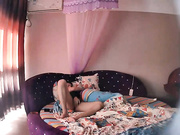 某酒店偷拍纹身男和朋友各自带着漂亮女友一起酒店开房,不知道怎么搞得他先操了朋友女友后才干自己的女友!