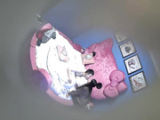 特色小旅馆哈喽KT圆床偷拍愣青小伙和大奶少妇激情啪啪前情深一吻