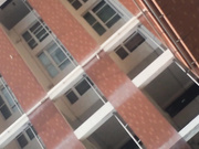 高校女厕伸手摸完B马上跑 被吓得大声尖叫 太刺激了