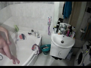 黑客监控拍女留学生被洋男友狂干，射完事后再洗个鸳鸯浴