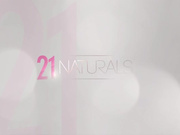 21Naturals.18.11.23.Alexis.Crystal.Catch.Me.If.You.Can