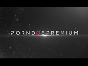 帅哥在室外公共场所操苗条少女