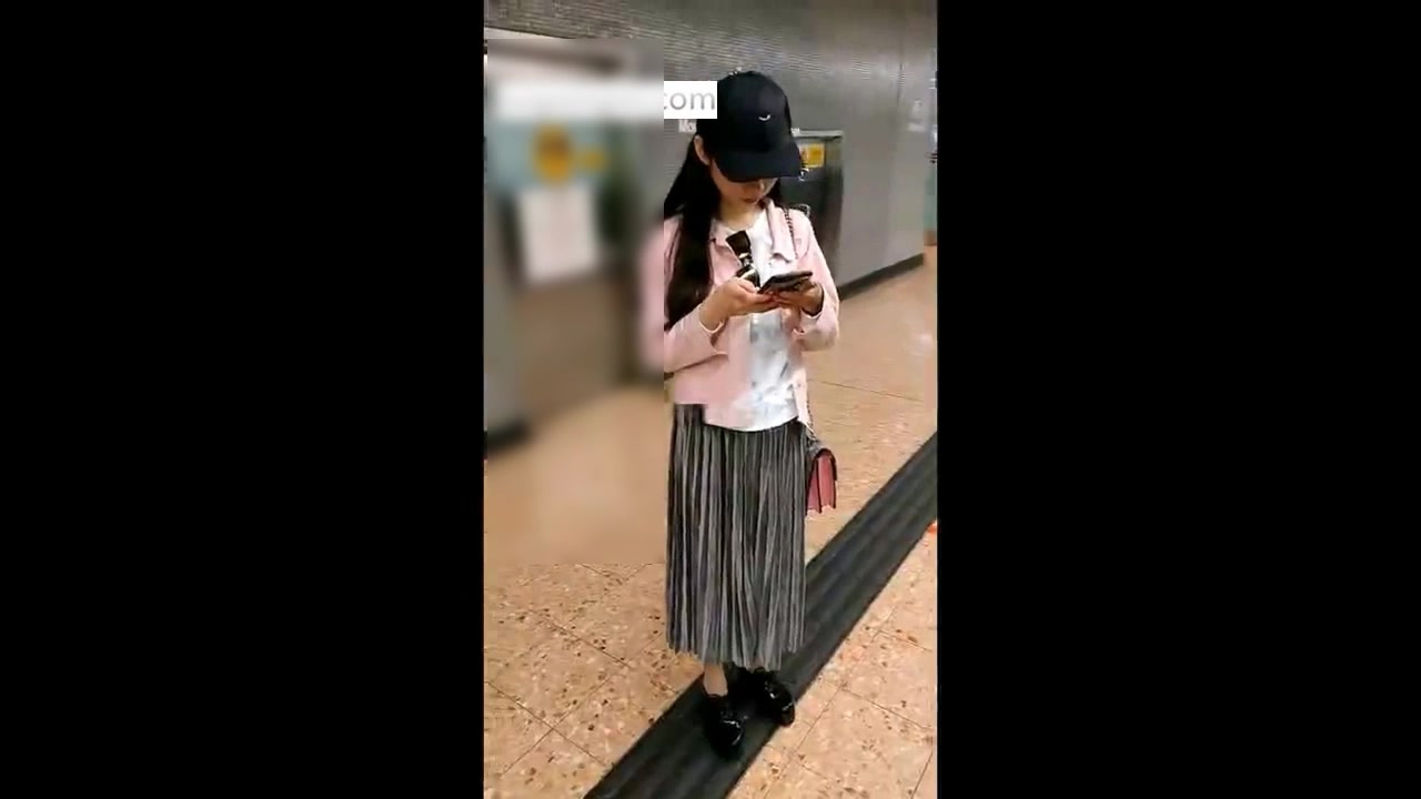 伪摄影师约拍刚毕业不久的艺校美女拍宣传写真吃饭时被套路灌醉带到宾馆扒光无套啪啪内射