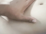 中午弄醒正在午睡中的护校小女友啪啪，刚破处没多久小逼紧紧的有些腼腆不好意思露脸