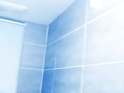 零零后小美女喝了一大杯饮料网吧勾搭正在上网的饿了么外卖小哥到杂物房啪啪