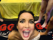 被N多根大屌轮插后再喝下他们的浓精