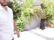 样子有点像苍老师的腼腆和服亚裔美眉和巨长黑屌玩啪啪