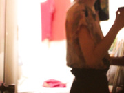 技术大神民宅偷拍居家年轻美眉私生活身材瘦弱阴毛性感妹子洗完澡室内裸奔1080P超清