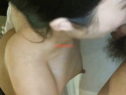 高颜值白嫩性感的大长腿美女酒店被小情人强插进去说：走开,我不想要,不要.操了一会爽的自己下床和男的站着干!